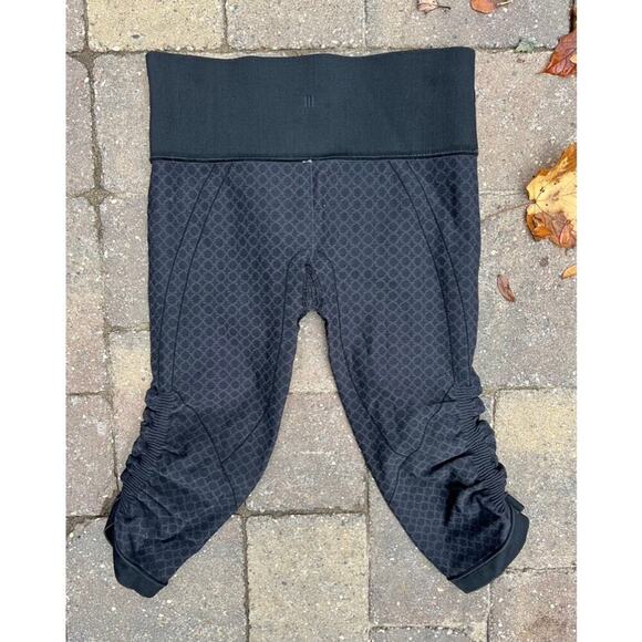 Lululemon gray ruched print capri tights leggings size 6 - Picture 2 of 3